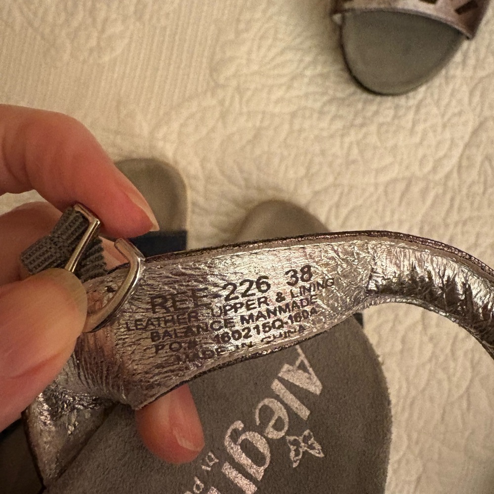 Alegria Metallic Sandals Size 7.5 or 38 - Picture 6 of 6